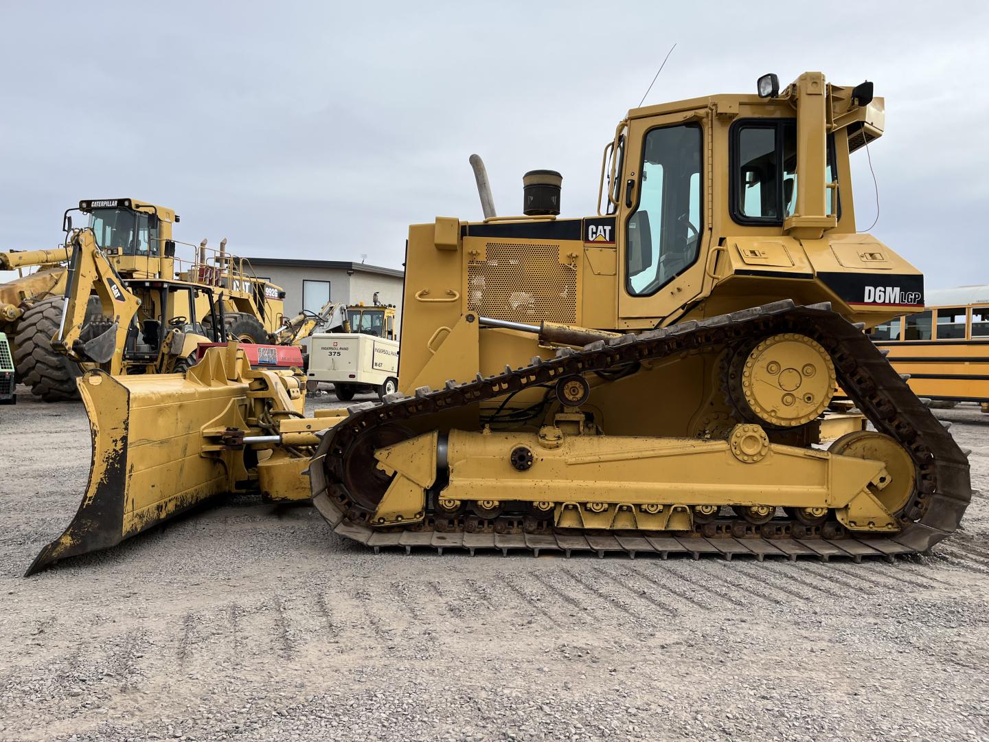 ./imagenes/INVOICE/2019/17240/TAPADOR FRONTAL CATERPILLAR D6M LGP (12).JPG